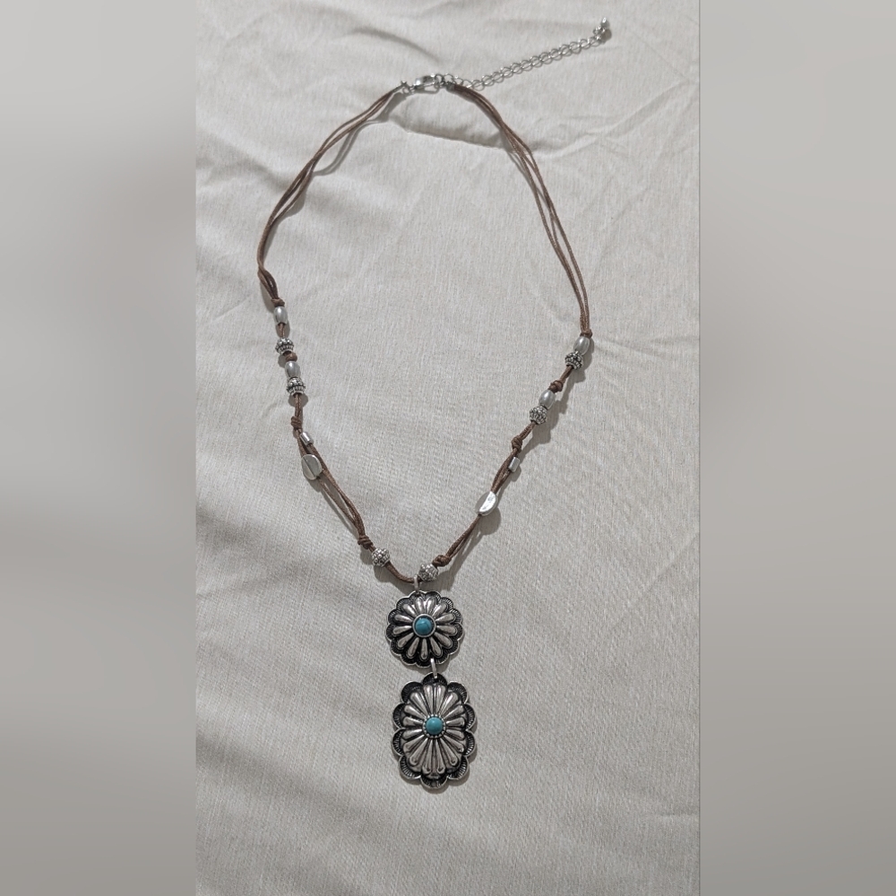 Western Faux Silver and Turquoise Pendant Necklace
